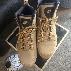 Nike Tan High-Top Men's Boots